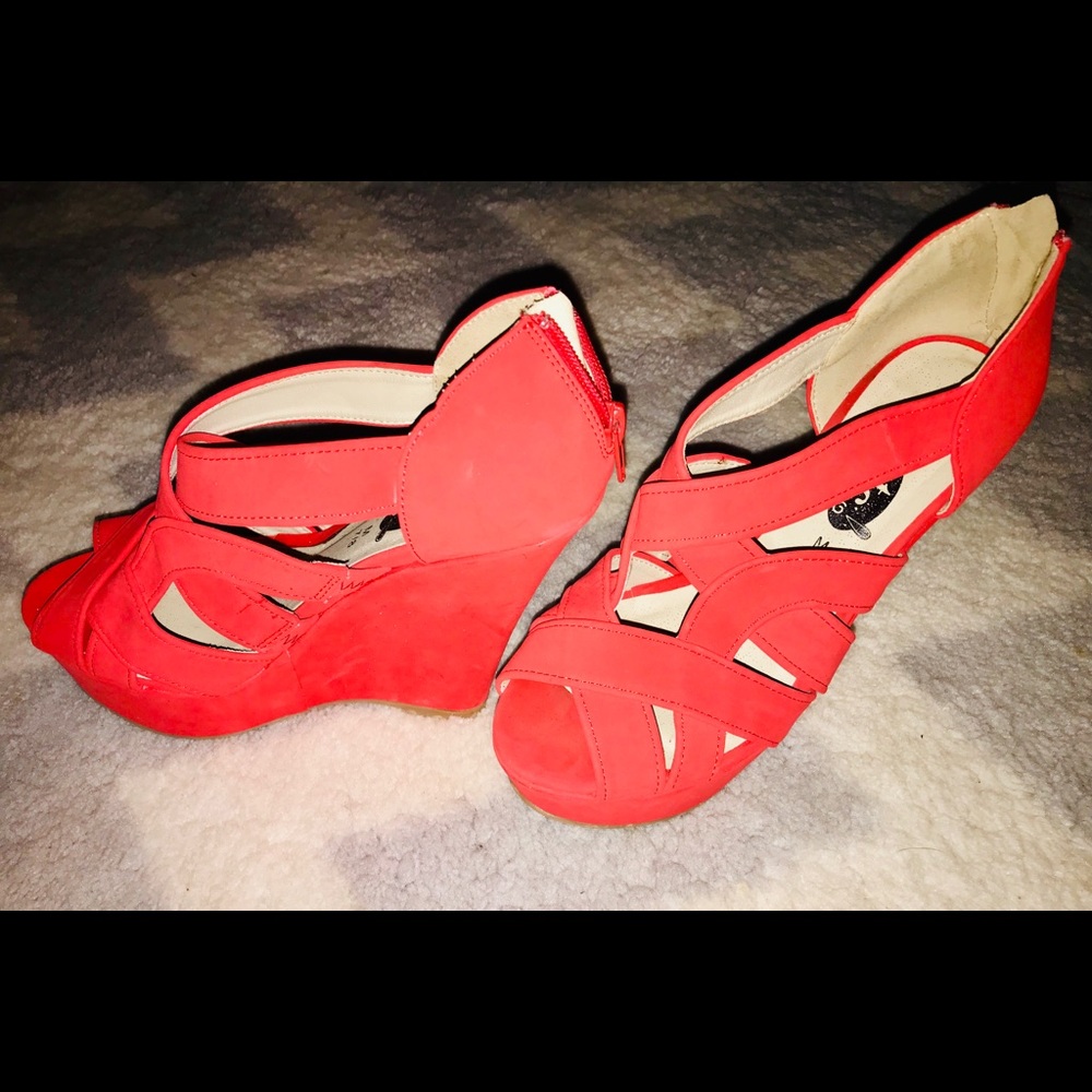 💋👠Rue21 wedges, 5 inch, fire engine red! 👠💋